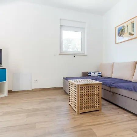 Apartament House *