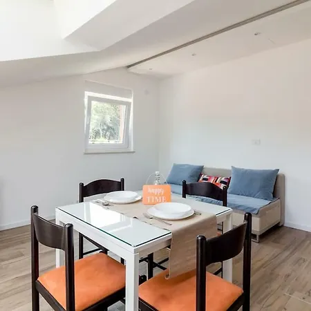 Apartament House