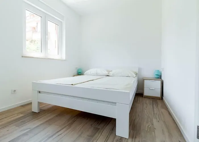 House Apartman *