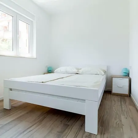 House Apartment *